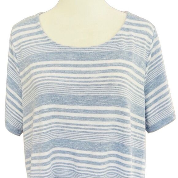 Rose & Olive blue & white striped knit top with buttons down the back size 1X - Picture 2 of 7